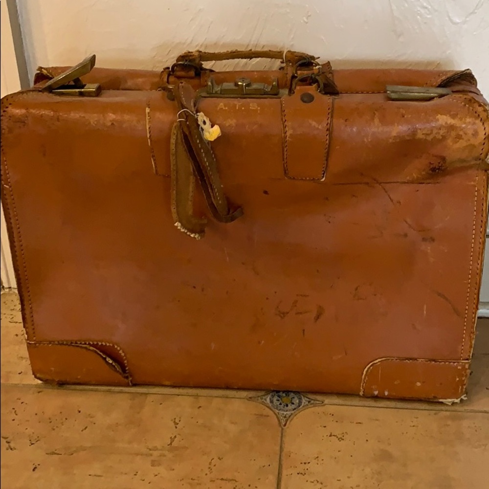 Vintage overnight bag
